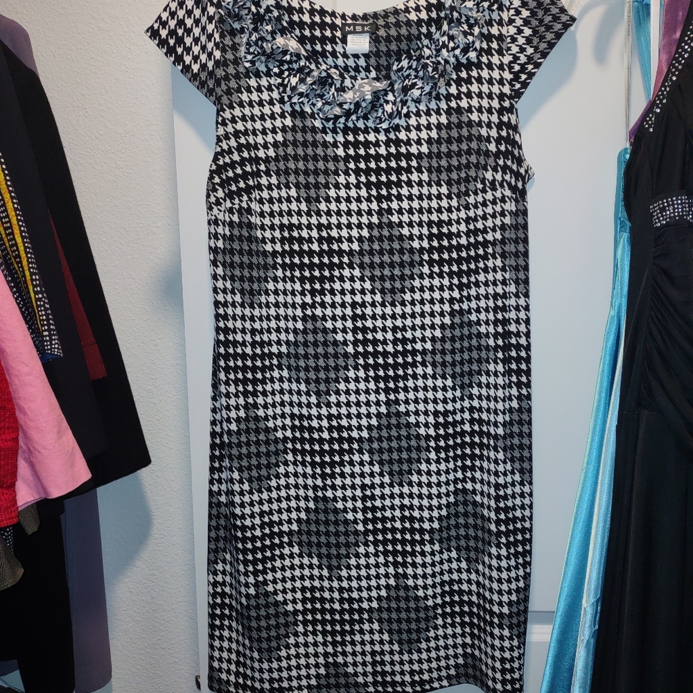 Dressy/casual print dress.